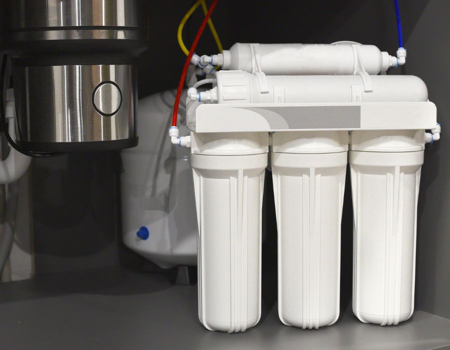 Installing water filter connections