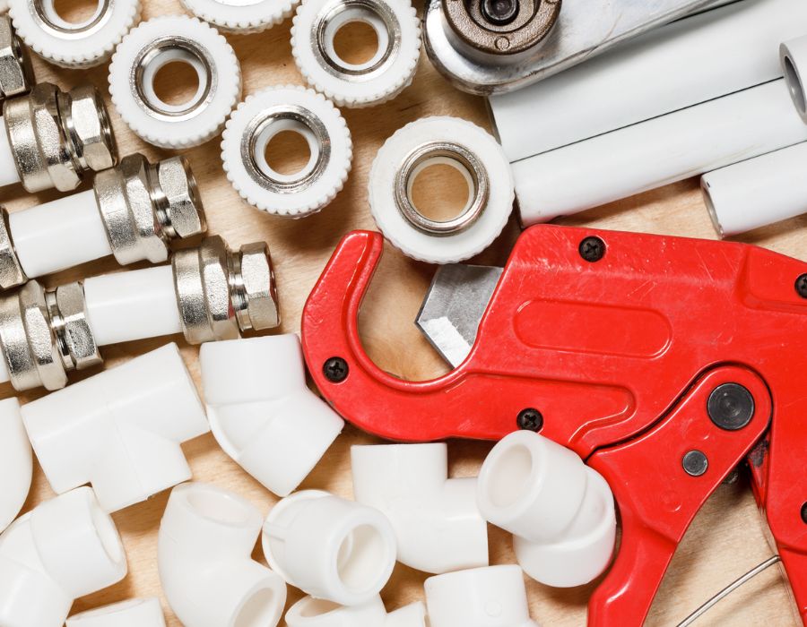Plumbing tool for pipe leak
